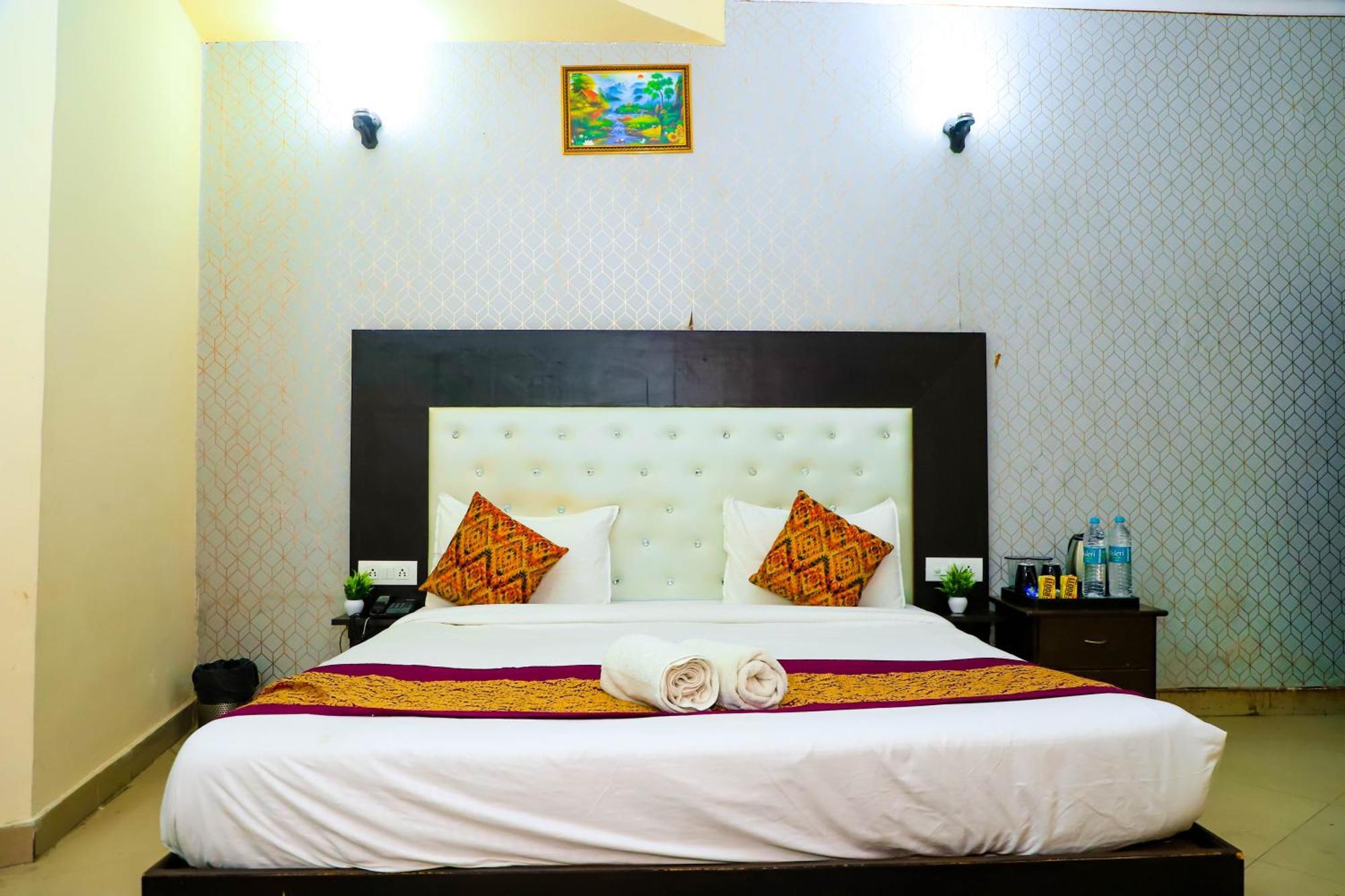 Hotel Global Inn By Quality Inn 新德里 外观 照片